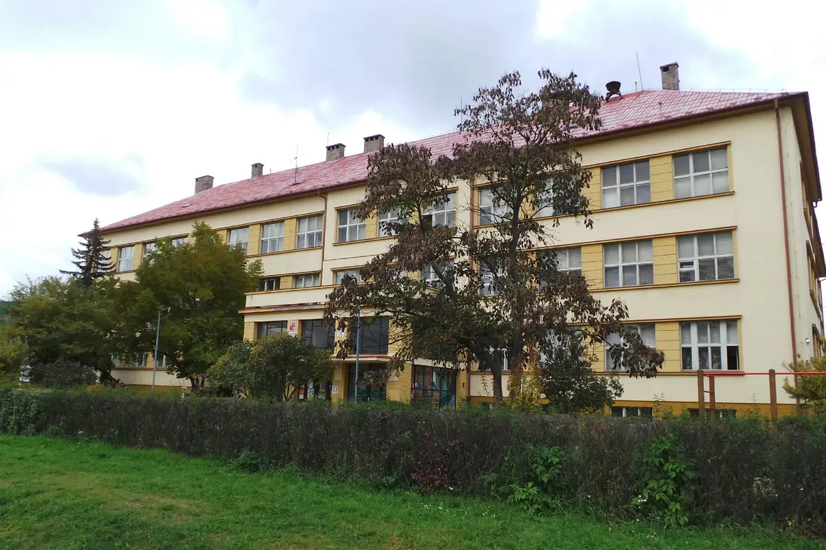 ZŠ a MŠ Králův Dvůr, Jungmannova